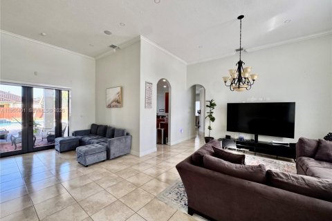 Купить виллу или дом в Хомстед, Флорида 5 спален, 267.93м2, № 2079526 - фото 8