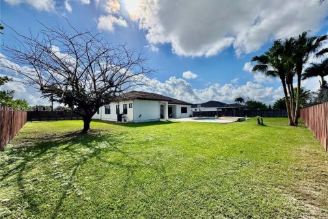Купить виллу или дом в Хомстед, Флорида 5 спален, 267.93м2, № 2079526 - фото 15