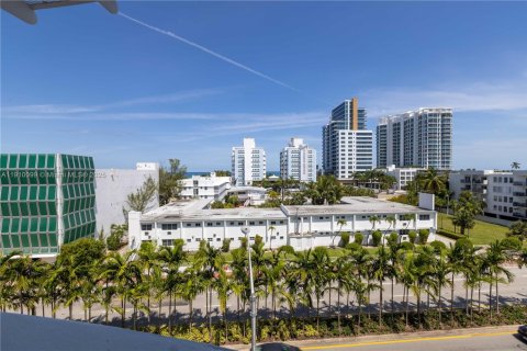 Copropriété à louer à Miami Beach, Floride: 2 chambres, 108.23 m2 № 1966385 - photo 30