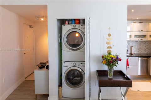 Copropriété à louer à Miami Beach, Floride: 2 chambres, 108.23 m2 № 1966385 - photo 28