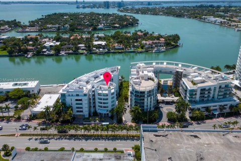 Copropriété à louer à Miami Beach, Floride: 2 chambres, 108.23 m2 № 1966385 - photo 3