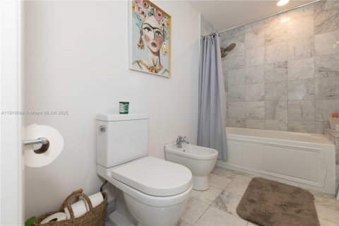 Copropriété à louer à Miami Beach, Floride: 2 chambres, 108.23 m2 № 1966385 - photo 24