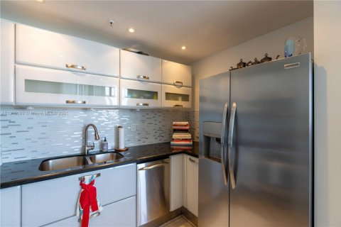 Copropriété à louer à Miami Beach, Floride: 2 chambres, 108.23 m2 № 1966385 - photo 10