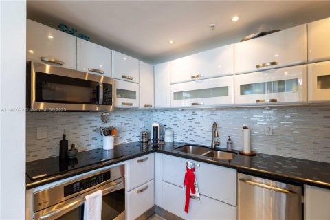 Copropriété à louer à Miami Beach, Floride: 2 chambres, 108.23 m2 № 1966385 - photo 9