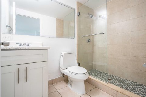 Apartment in Miami Beach, Florida 38.18 sq.m. № 2086352 - photo 7