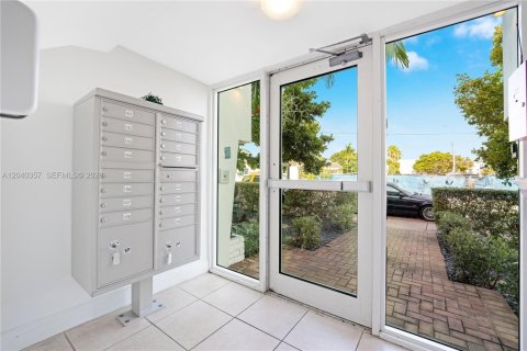Apartment in Miami Beach, Florida 38.18 sq.m. № 2086352 - photo 9