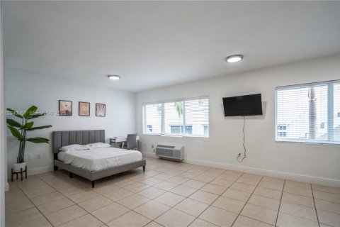Apartment in Miami Beach, Florida 38.18 sq.m. № 2086352 - photo 2