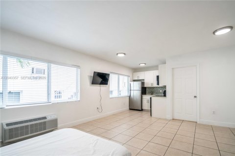 Apartment in Miami Beach, Florida 38.18 sq.m. № 2086352 - photo 5