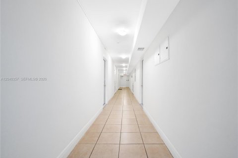 Apartment in Miami Beach, Florida 38.18 sq.m. № 2086352 - photo 8