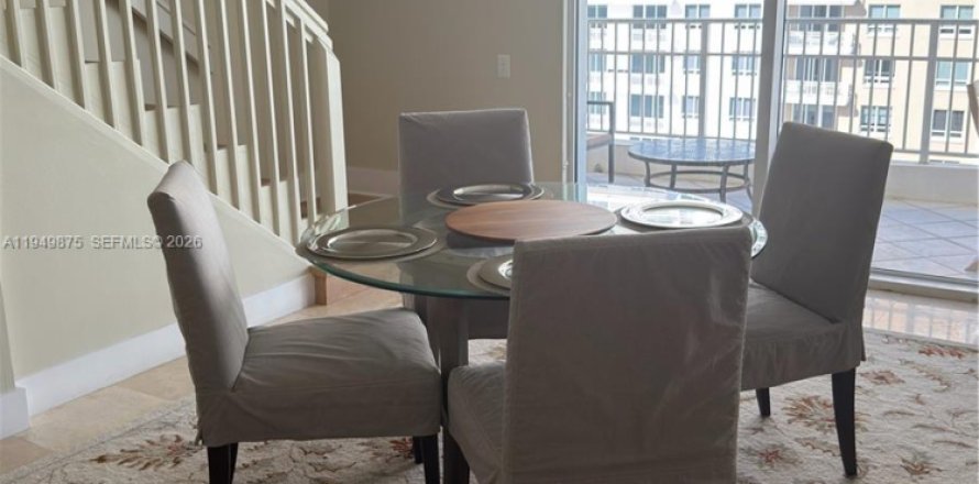 Condominio en Miami, Florida, 1 dormitorio  № 2153051