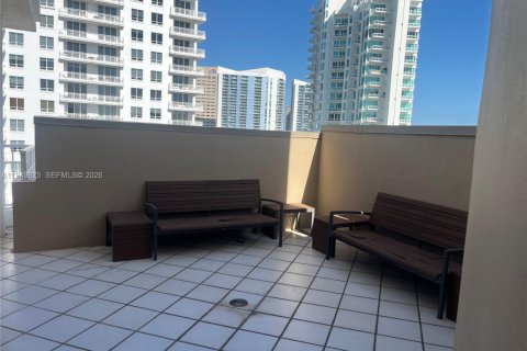 Condominio en alquiler en Miami, Florida, 1 dormitorio, 127.83 m2 № 2153051 - foto 4