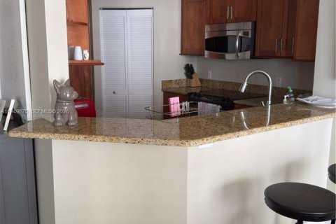 Condominio en alquiler en Miami, Florida, 1 dormitorio, 127.83 m2 № 2153051 - foto 6