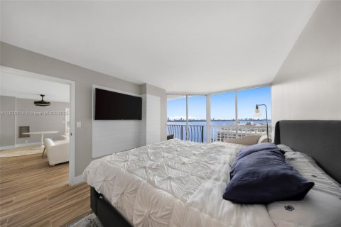 Купить кондоминиум в Норт-Бей-Виллидж, Флорида 2 спальни, 95.69м2, № 1981226 - фото 30