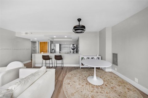 Купить кондоминиум в Норт-Бей-Виллидж, Флорида 2 спальни, 95.69м2, № 1981226 - фото 22