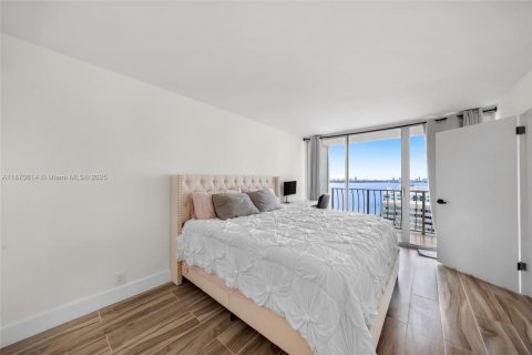 Купить кондоминиум в Норт-Бей-Виллидж, Флорида 2 спальни, 95.69м2, № 1981226 - фото 25