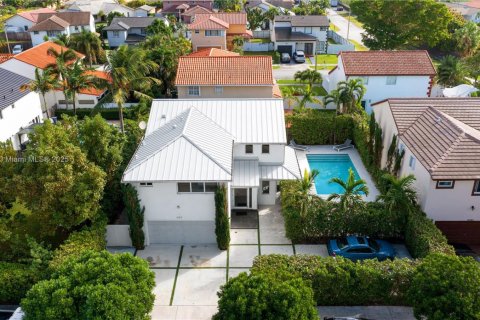 Villa ou maison à vendre à Miami, Floride: 4 chambres, 279.17 m2 № 2021751 - photo 3