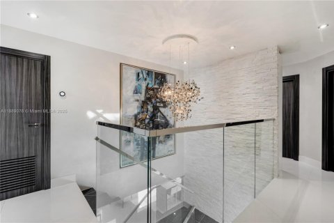 Villa ou maison à vendre à Miami, Floride: 4 chambres, 279.17 m2 № 2021751 - photo 28