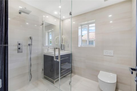 Villa ou maison à vendre à Miami, Floride: 4 chambres, 279.17 m2 № 2021751 - photo 25