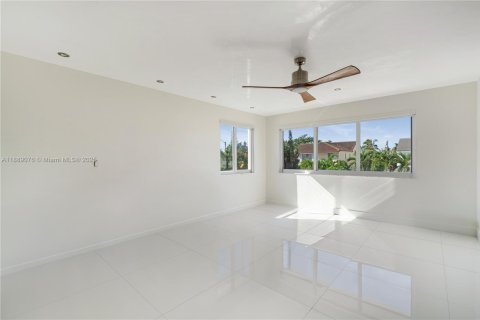 Villa ou maison à vendre à Miami, Floride: 4 chambres, 279.17 m2 № 2021751 - photo 18