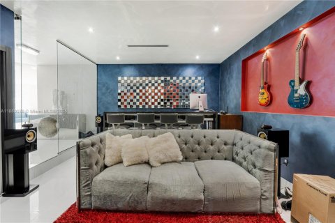 Villa ou maison à vendre à Miami, Floride: 4 chambres, 279.17 m2 № 2021751 - photo 14