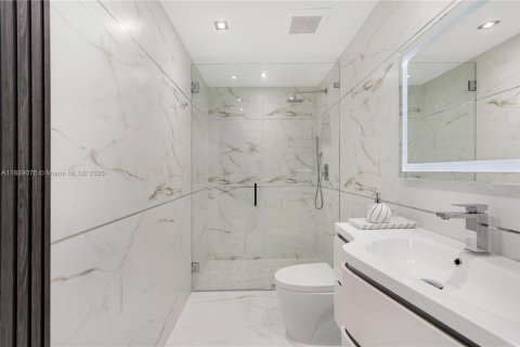 Villa ou maison à vendre à Miami, Floride: 4 chambres, 279.17 m2 № 2021751 - photo 12