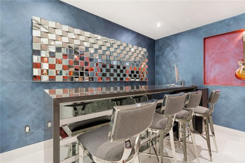 Villa ou maison à vendre à Miami, Floride: 4 chambres, 279.17 m2 № 2021751 - photo 15