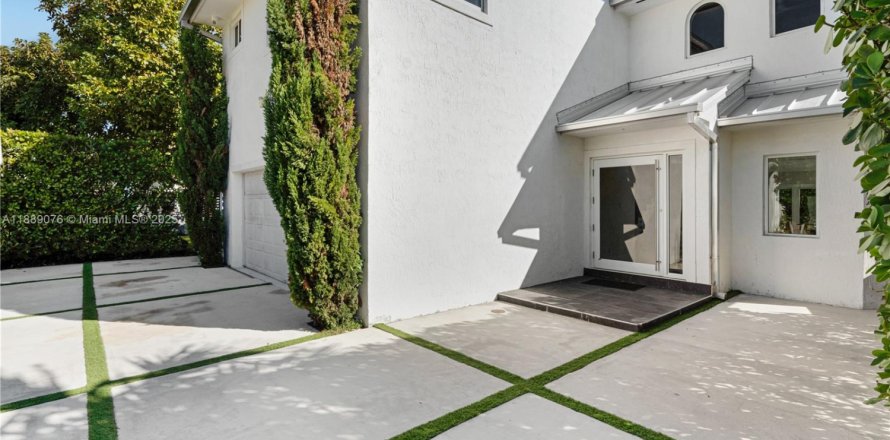 Villa ou maison à Miami, Floride 4 chambres, 279.17 m2 № 2021751