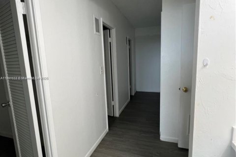 Copropriété à louer à Sunny Isles Beach, Floride: 2 chambres, 143.91 m2 № 1949133 - photo 19