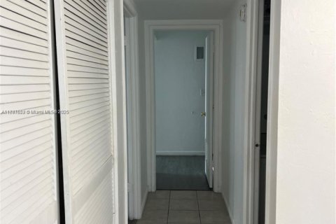 Copropriété à louer à Sunny Isles Beach, Floride: 2 chambres, 143.91 m2 № 1949133 - photo 16