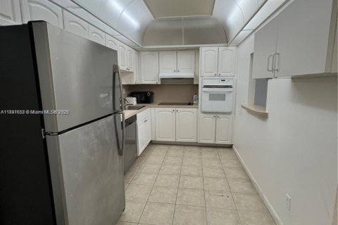 Copropriété à louer à Sunny Isles Beach, Floride: 2 chambres, 143.91 m2 № 1949133 - photo 12