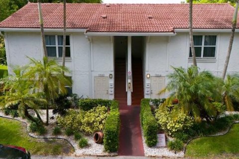 Commercial property in Coral Springs, Florida 306.21 sq.m. № 1892224 - photo 1