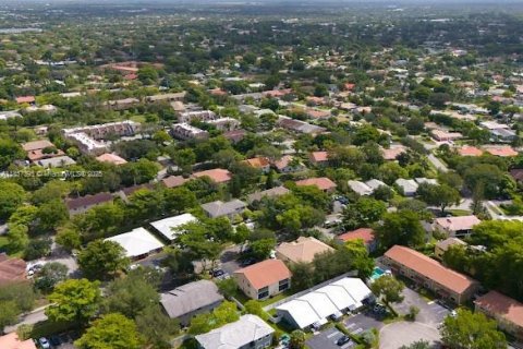 Commercial property in Coral Springs, Florida 306.21 sq.m. № 1892224 - photo 6
