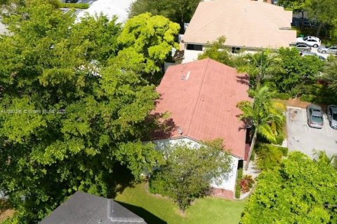 Commercial property in Coral Springs, Florida 306.21 sq.m. № 1892224 - photo 16