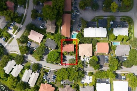 Commercial property in Coral Springs, Florida 306.21 sq.m. № 1892224 - photo 13