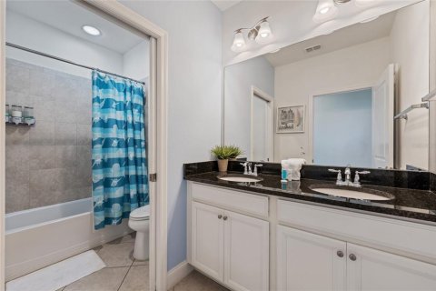 Townhouse in Davenport, Florida 4 bedrooms, 182.09 sq.m. № 2099350 - photo 23
