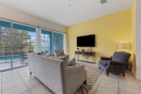 Townhouse in Davenport, Florida 4 bedrooms, 182.09 sq.m. № 2099350 - photo 4