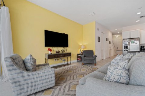 Townhouse in Davenport, Florida 4 bedrooms, 182.09 sq.m. № 2099350 - photo 13