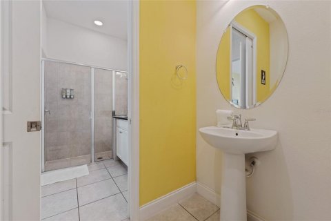 Townhouse in Davenport, Florida 4 bedrooms, 182.09 sq.m. № 2099350 - photo 14
