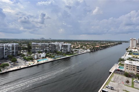 Copropriété à louer à Hollywood, Floride: 2 chambres, 112.6 m2 № 1986515 - photo 18