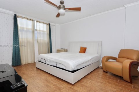 Copropriété à louer à Hollywood, Floride: 2 chambres, 112.6 m2 № 1986515 - photo 7