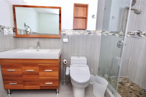 Copropriété à louer à Hollywood, Floride: 2 chambres, 112.6 m2 № 1986515 - photo 14