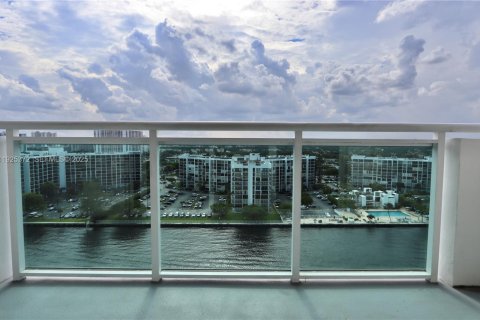 Copropriété à louer à Hollywood, Floride: 2 chambres, 112.6 m2 № 1986515 - photo 17