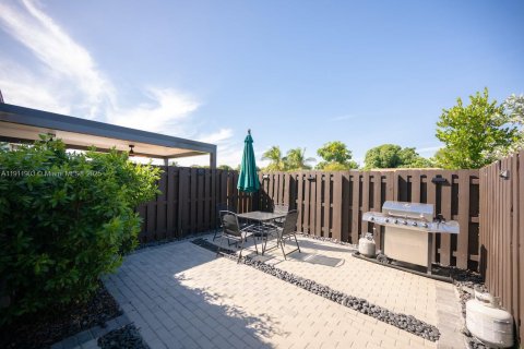 Townhouse in Miami, Florida 3 bedrooms, 123.37 sq.m. № 1973638 - photo 16