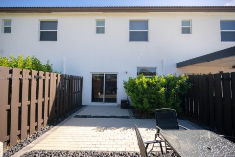 Townhouse in Miami, Florida 3 bedrooms, 123.37 sq.m. № 1973638 - photo 18