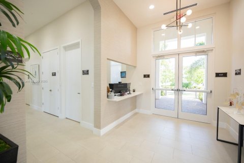 Townhouse in Miami, Florida 3 bedrooms, 123.37 sq.m. № 1973638 - photo 24