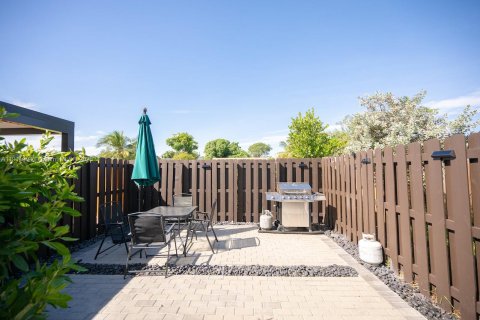 Townhouse in Miami, Florida 3 bedrooms, 123.37 sq.m. № 1973638 - photo 17