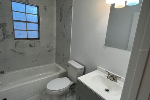 Commercial property in Lakeland, Florida 8 bedrooms, 365.66 sq.m. № 1521682 - photo 15