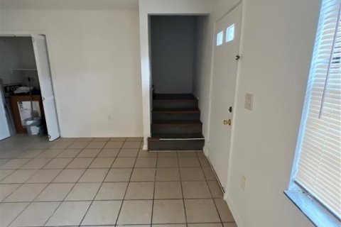 Commercial property in Lakeland, Florida 8 bedrooms, 365.66 sq.m. № 1521682 - photo 10