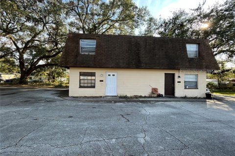 Commercial property in Lakeland, Florida 8 bedrooms, 365.66 sq.m. № 1521682 - photo 1