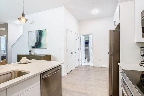 Townhouse in Davenport, Florida 5 bedrooms, 190.26 sq.m. № 2214470 - photo 11